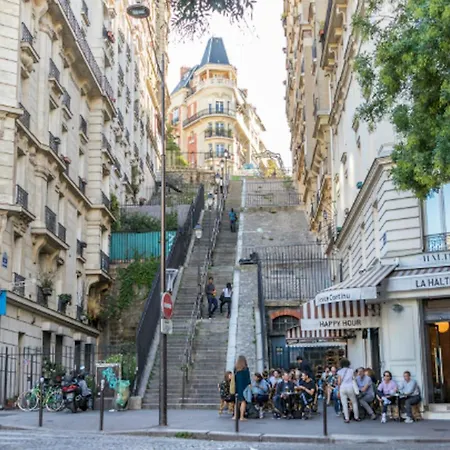Charming Duplex In Montmartre شقة *