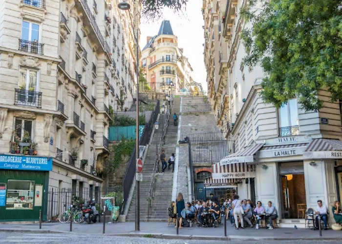 Charming Duplex In Montmartre شقة *
