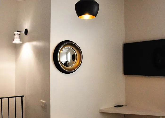 Charming Duplex In Montmartre شقة باريس